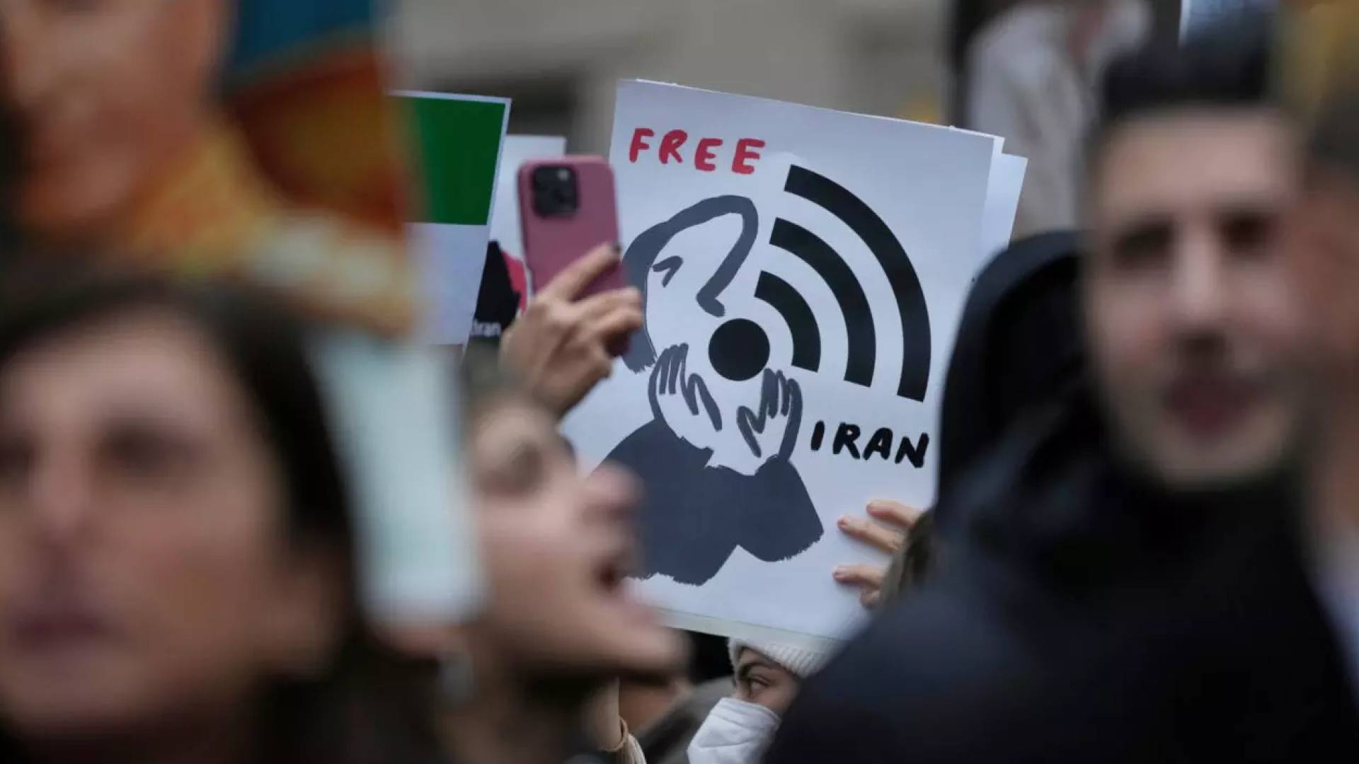 'Tham hoa' Internet Iran hinh anh