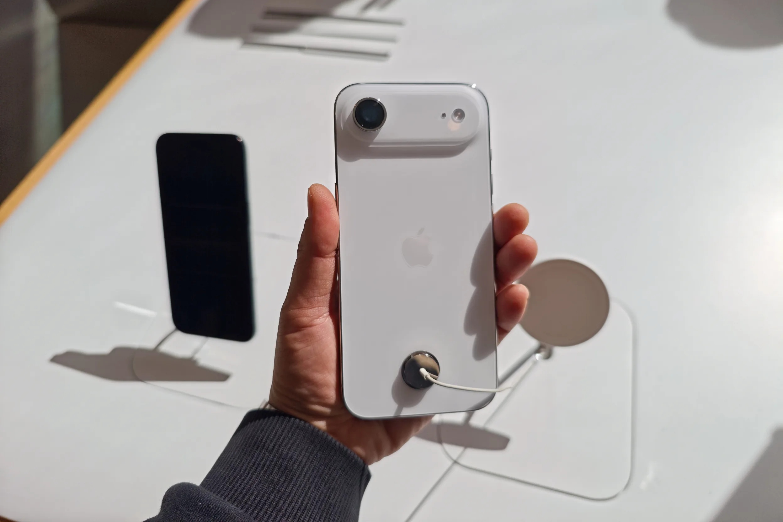 Loi la tren iPhone 17 hinh anh