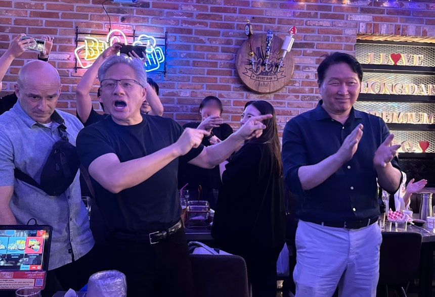 Vi ty phu tra tien cho bua 'ga bia' voi CEO Nvidia hinh anh