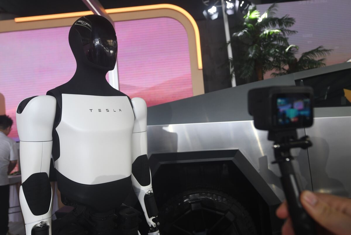 Robot hình người của Elon Musk chốt ngày xuất xưởng