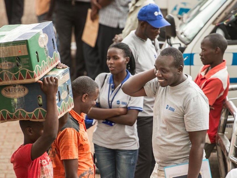 Startup Thuy Dien ban 24 trieu goi bao hiem qua dien thoai hinh anh