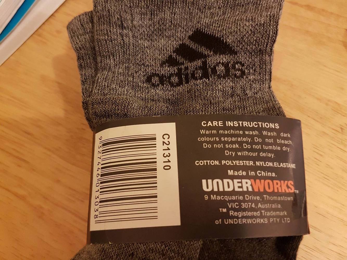 tất giá rẻ bàn tràn vỉa hè hà nội ảnh 2 tat gia re ban tran via he ha noi anh 2