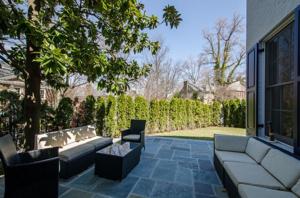 ben trong can nha cua con gai trump anh 14