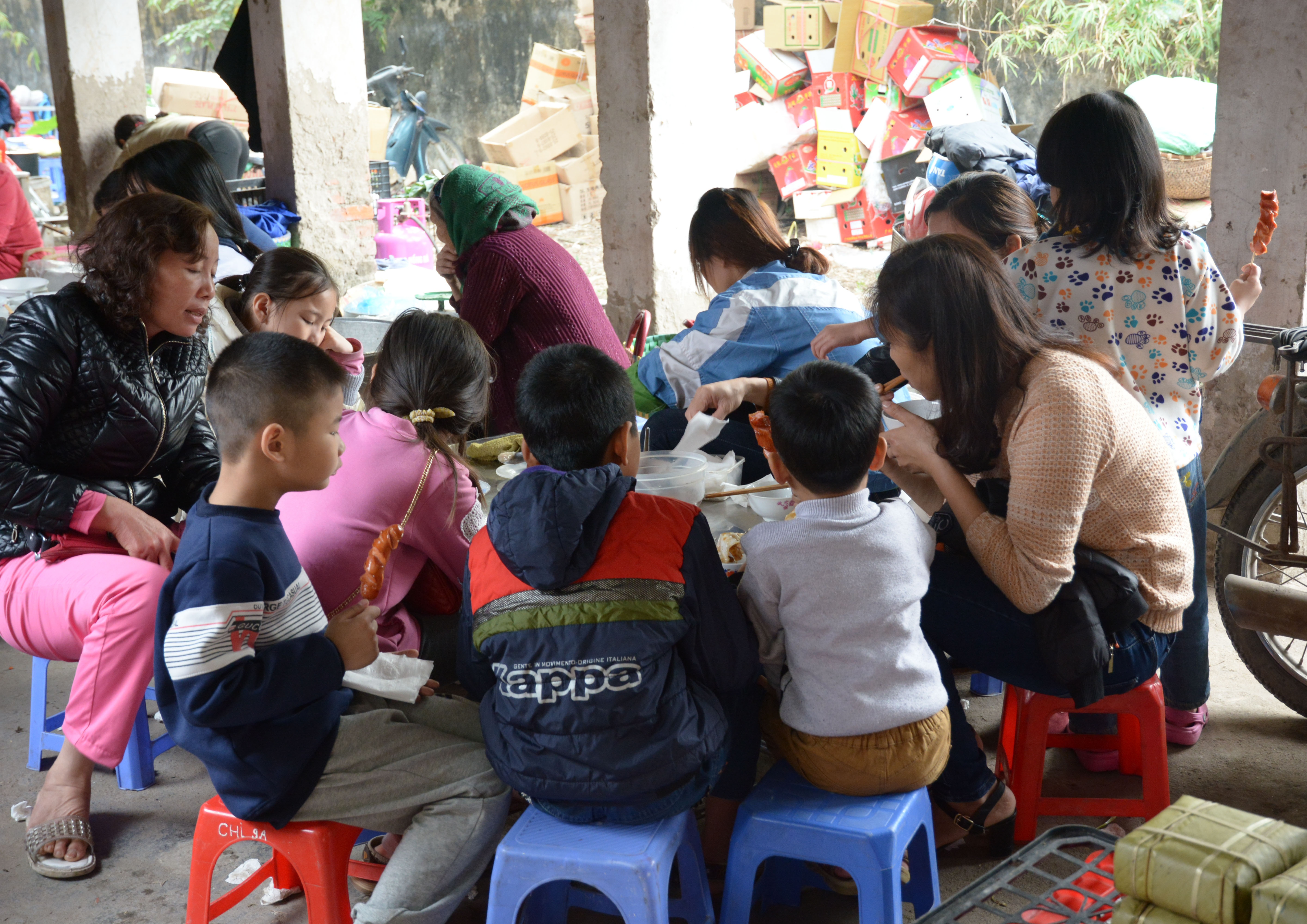 Nhon nhip cho que ngay 30 Tet anh 9