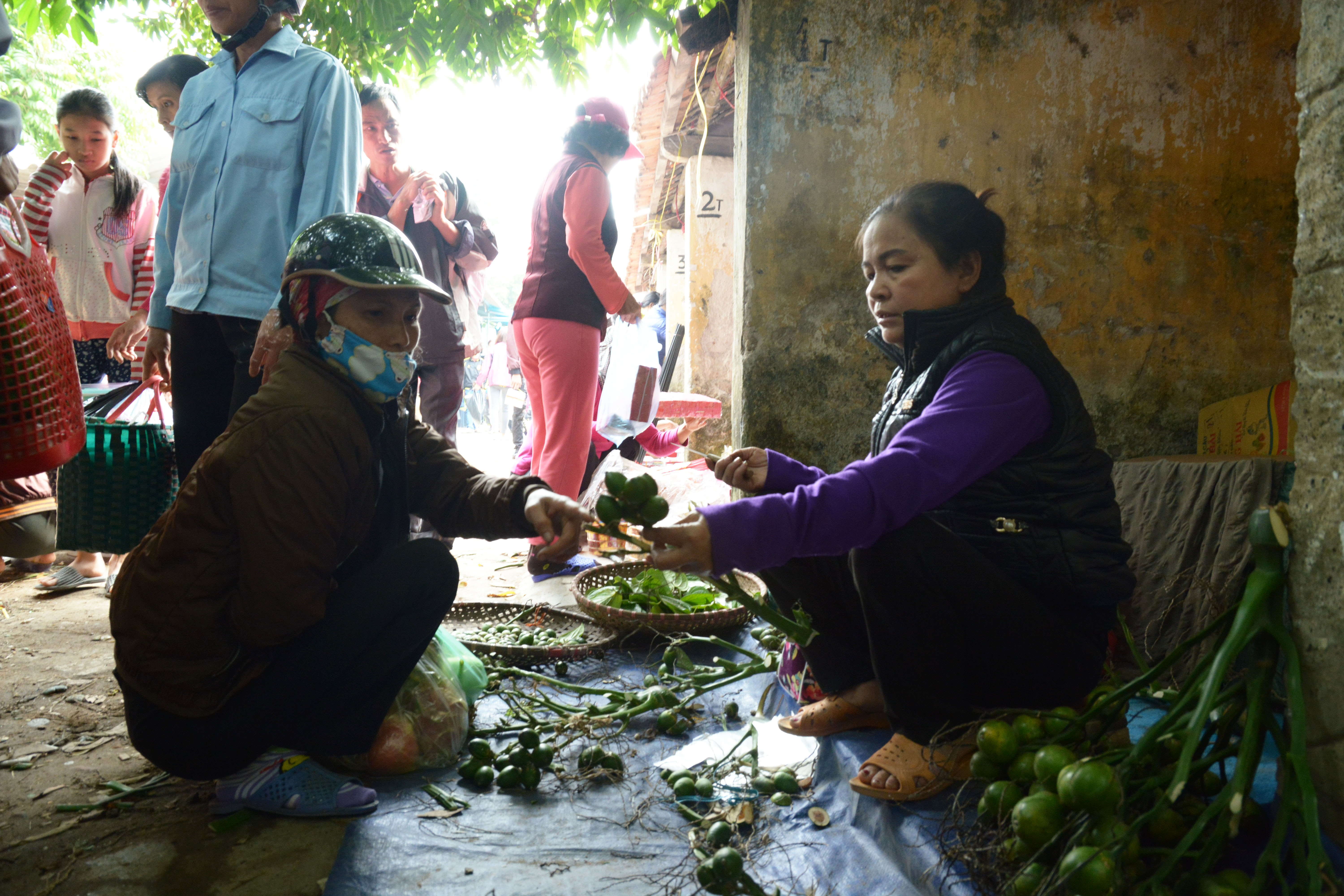 Nhon nhip cho que ngay 30 Tet anh 12