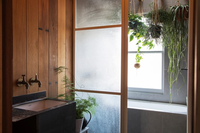 nhà được thiết kế lại bằng ván ép, đất sét và thép ảnh 12 nha duoc thiet ke lai bang van ep, dat set va thep anh 12