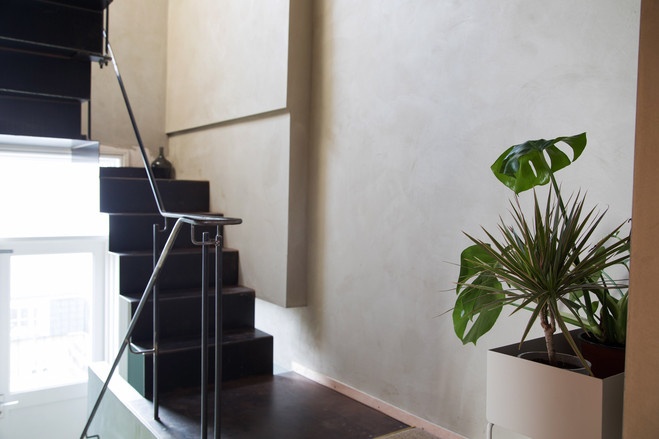 nhà được thiết kế lại bằng ván ép, đất sét và thép ảnh 13 nha duoc thiet ke lai bang van ep, dat set va thep anh 13