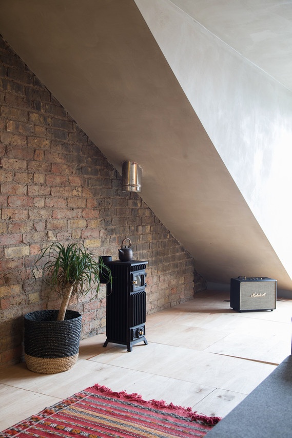 nhà được thiết kế lại bằng ván ép, đất sét và thép ảnh 3 nha duoc thiet ke lai bang van ep, dat set va thep anh 3