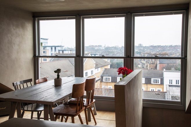 nhà được thiết kế lại bằng ván ép, đất sét và thép ảnh 5 nha duoc thiet ke lai bang van ep, dat set va thep anh 5