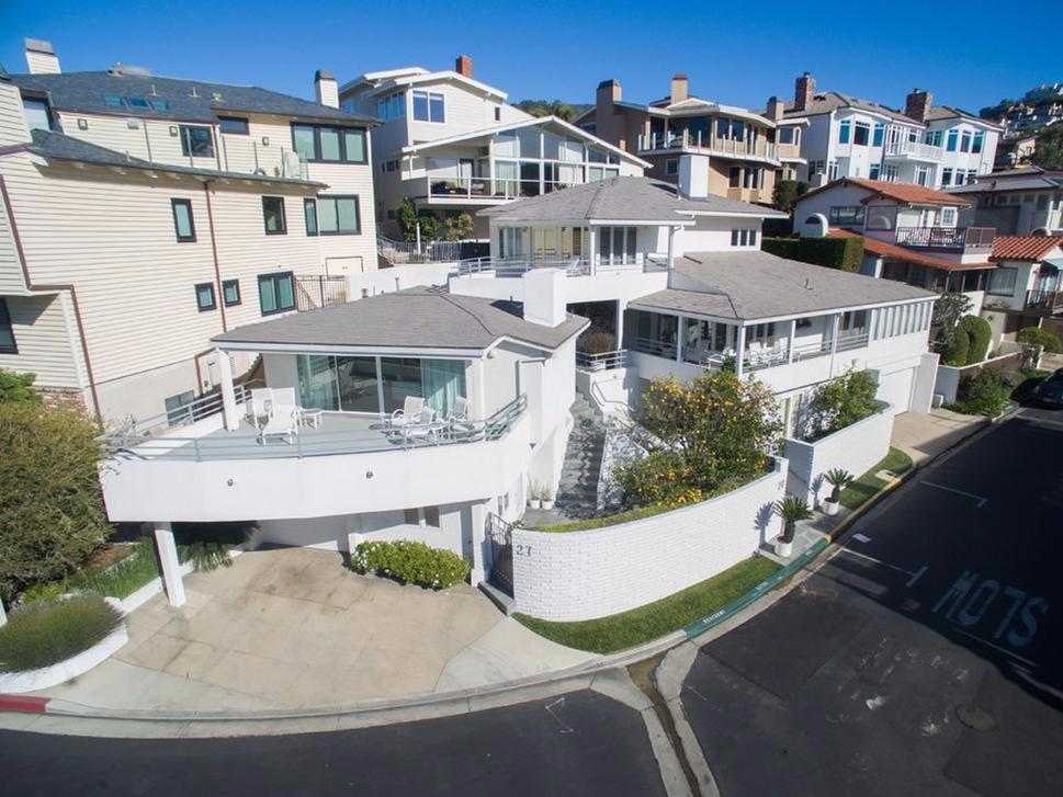 Ben trong biet thu nghi duong 11 trieu USD cua Warren Buffet hinh anh