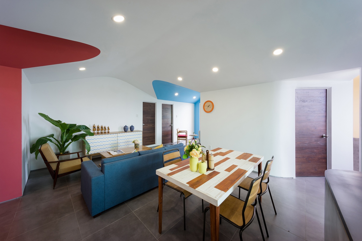 Can ho day mau sac cai tao tu van phong cho thue o Sai Gon hinh anh