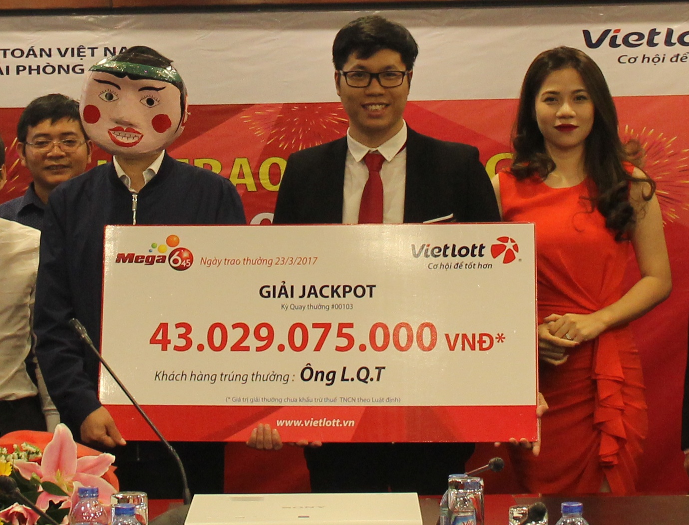 Nguoi Ha Noi trung 43 ty den nhan giai hinh anh