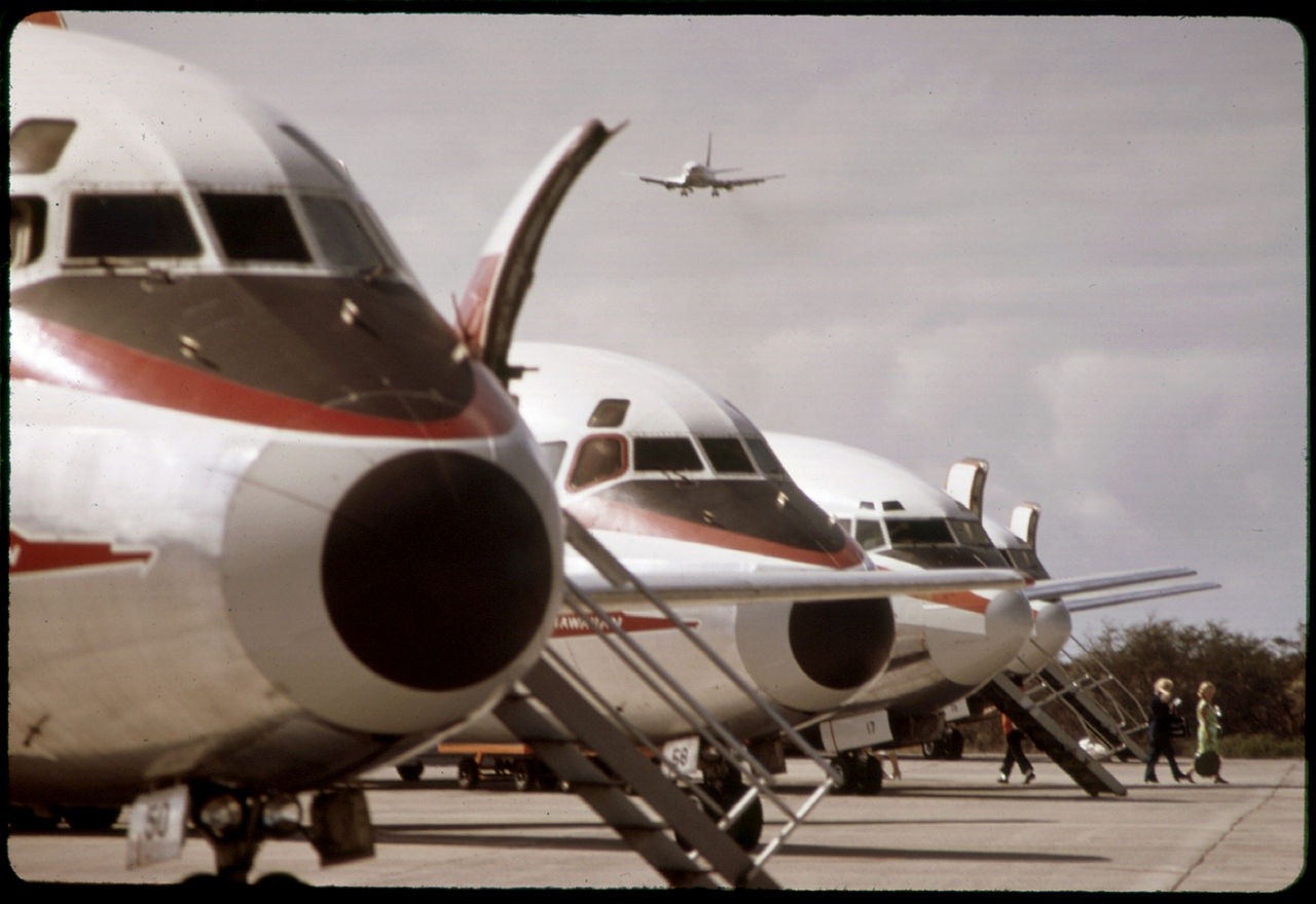 Ap san ve may bay: Thoi ky 'di nguoc' cua hang khong My hinh anh