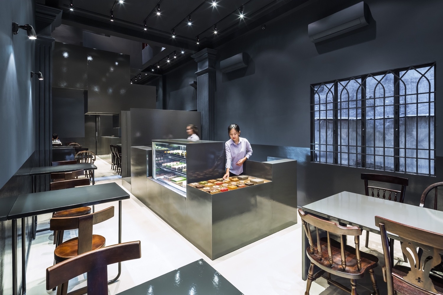 Tiem banh ngot pha cach voi gam mau tram o Sai Gon hinh anh