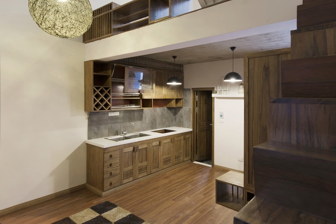 Can nha doc dao o Ha Noi voi mot cau thang khong dan di dau hinh anh