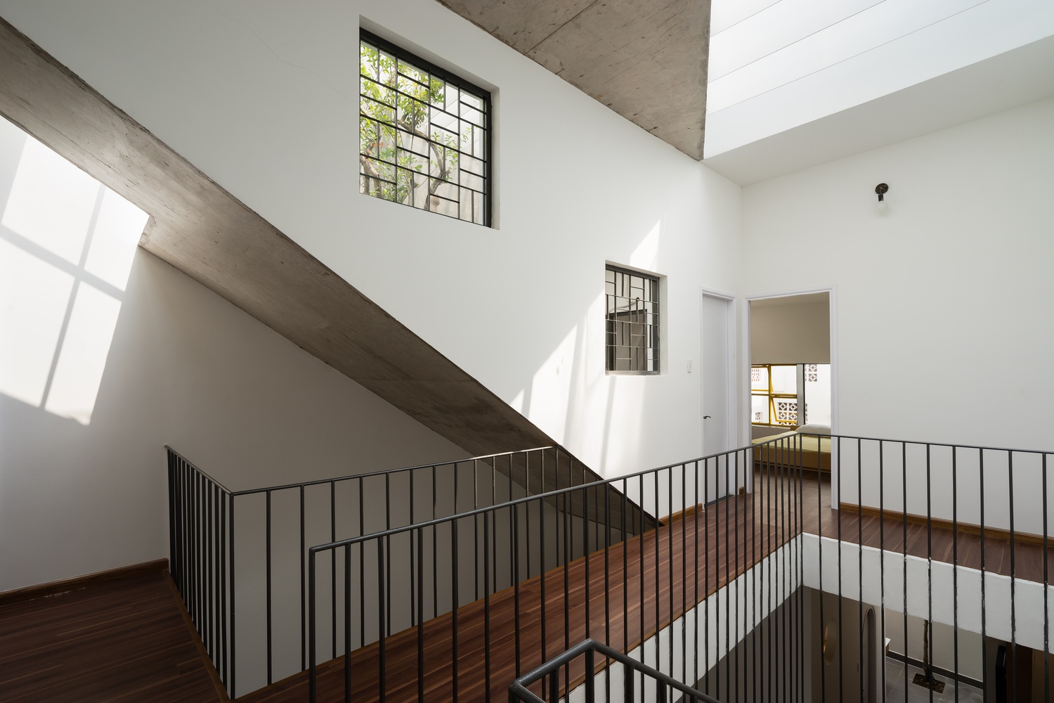 can nha san vuon thoang mat giua sai gon anh 8