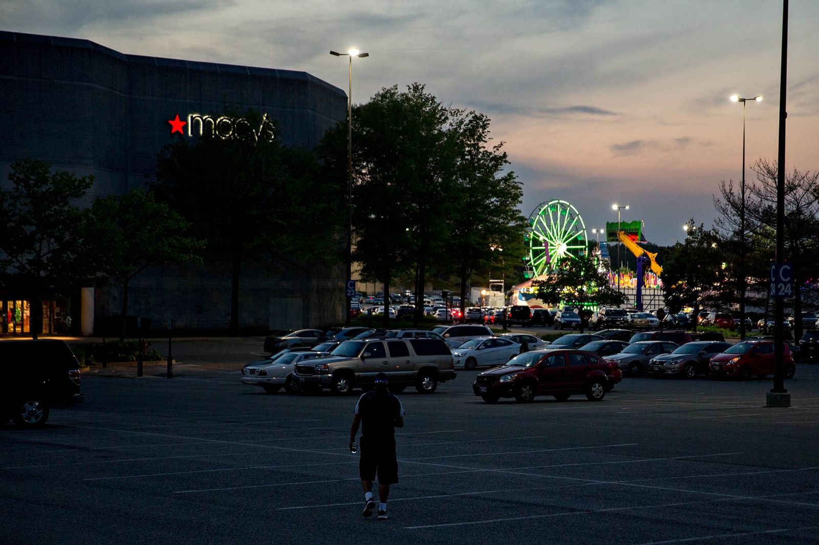 bai do xe hoi sinh trung tam thuong mai anh 11