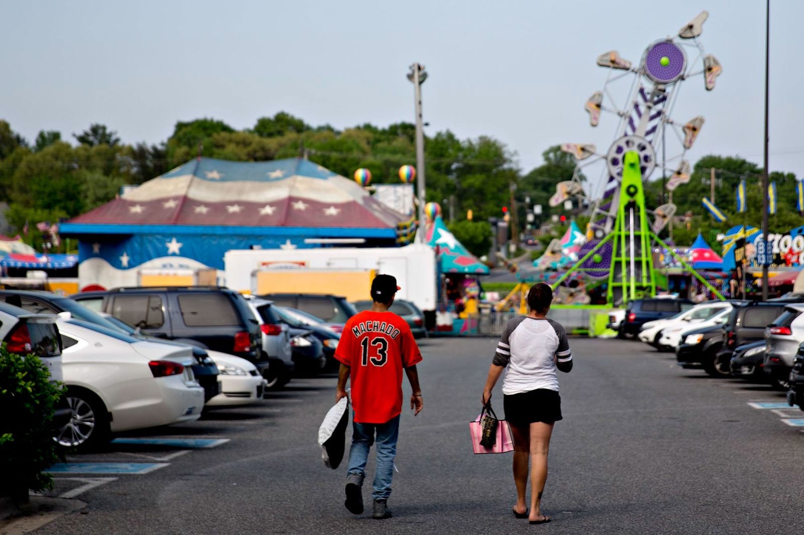bai do xe hoi sinh trung tam thuong mai anh 4