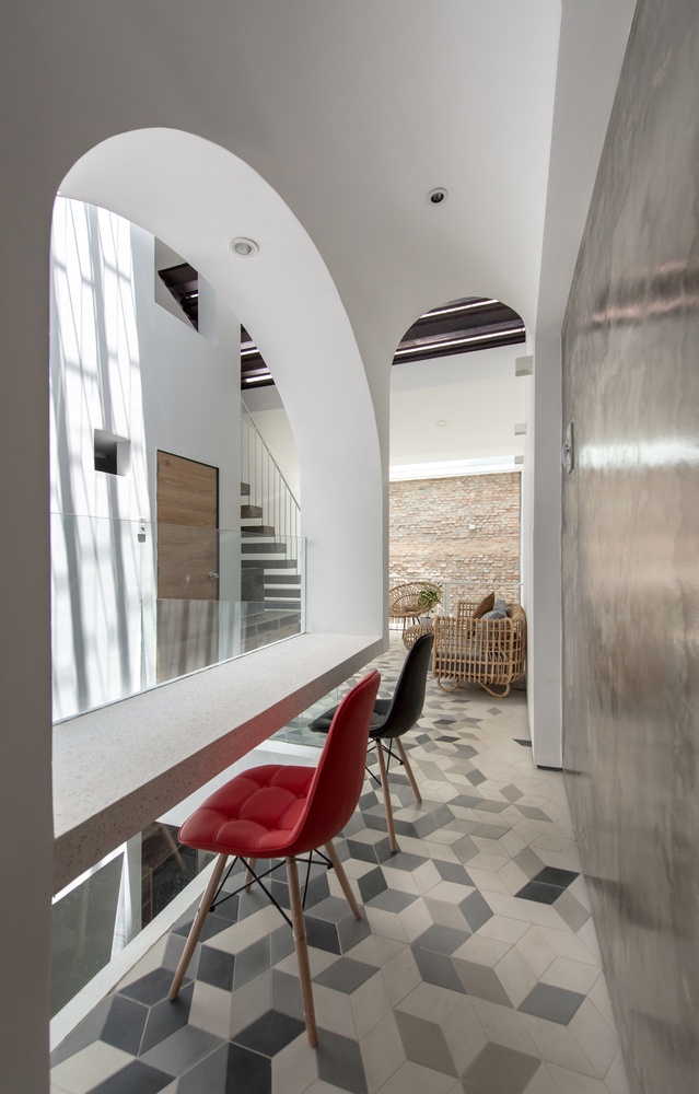 can nha ong cai tao voi san sau trong nha anh 14