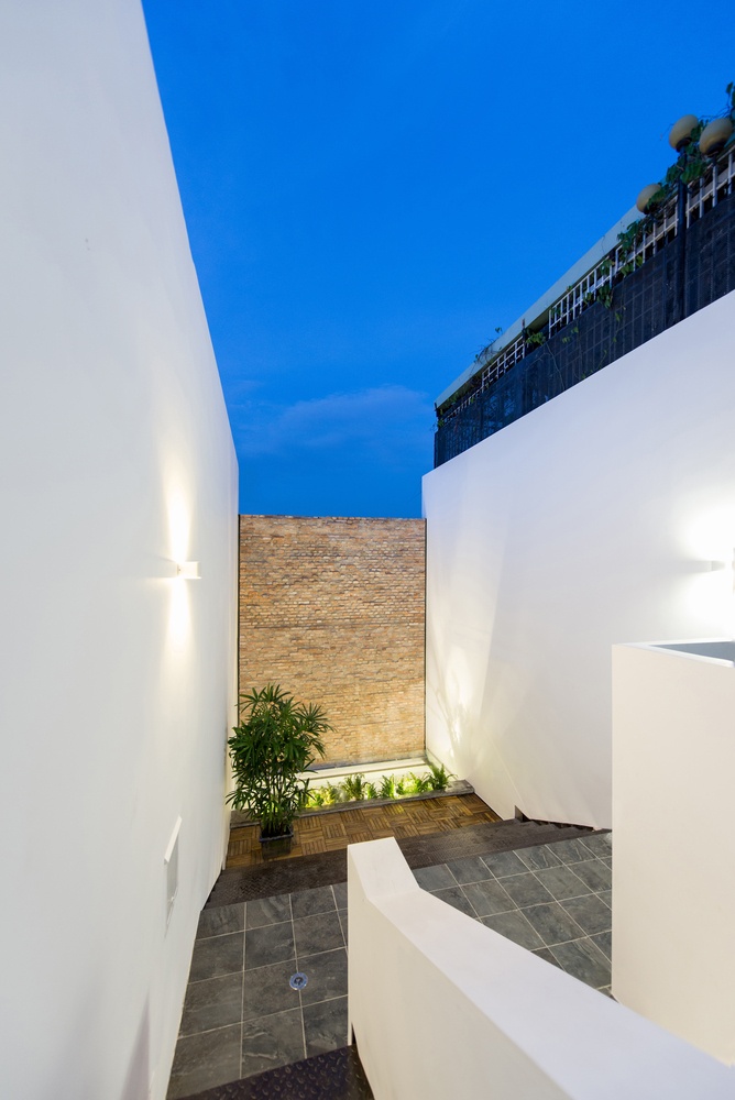 can nha ong cai tao voi san sau trong nha anh 19