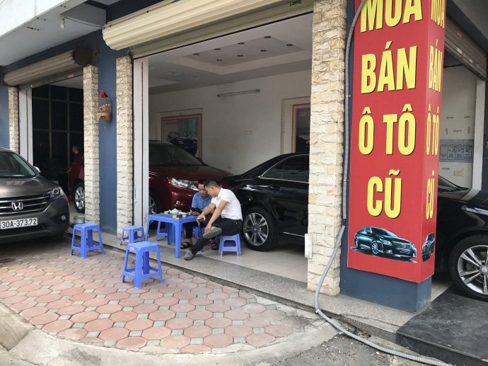 Ô tô cũ ế thảm, bán lỗ chẳng ai mua: Buôn to, lỗ nặng ảnh 2 O to cu e tham, ban lo chang ai mua: Buon to, lo nang anh 2