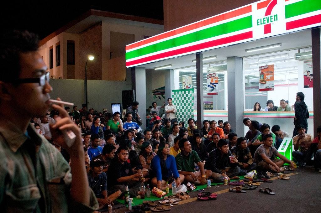 7-eleven indonesia dong cua anh 1