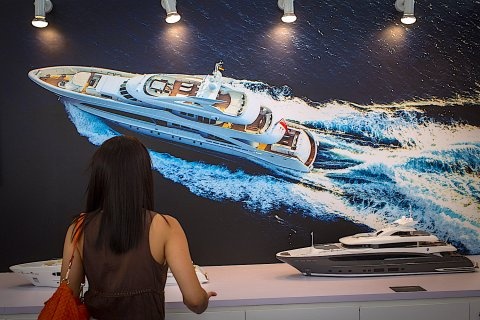 Gioi sieu giau tang tro lai hinh anh