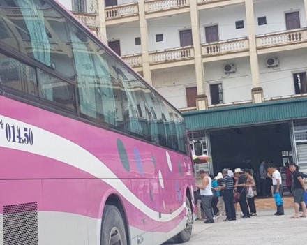 Cac cua hang 'chi phuc vu khach Trung Quoc' lai dong loat mo cua hinh anh