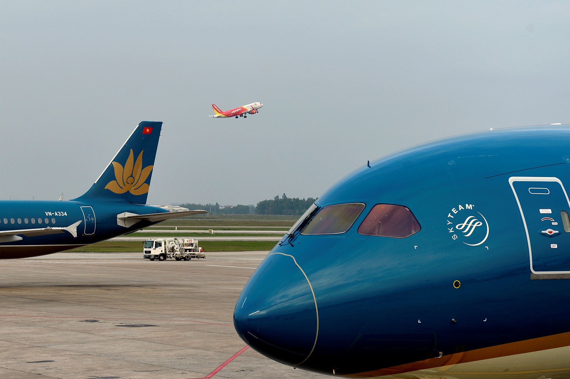 Vietnam Airlines muon lap hang bay cho hang hoa hinh anh