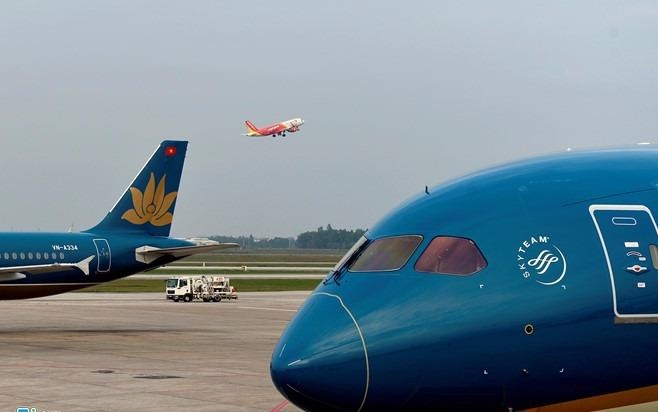 Khach di may bay sap phai tra them tien? hinh anh