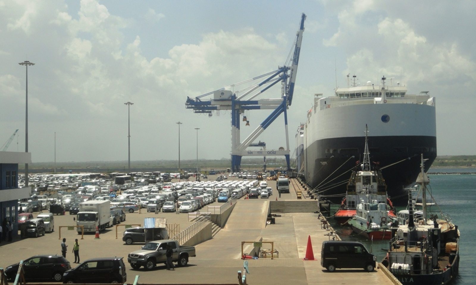 trung quoc mua lai cang bien nuoc ngoai anh 6