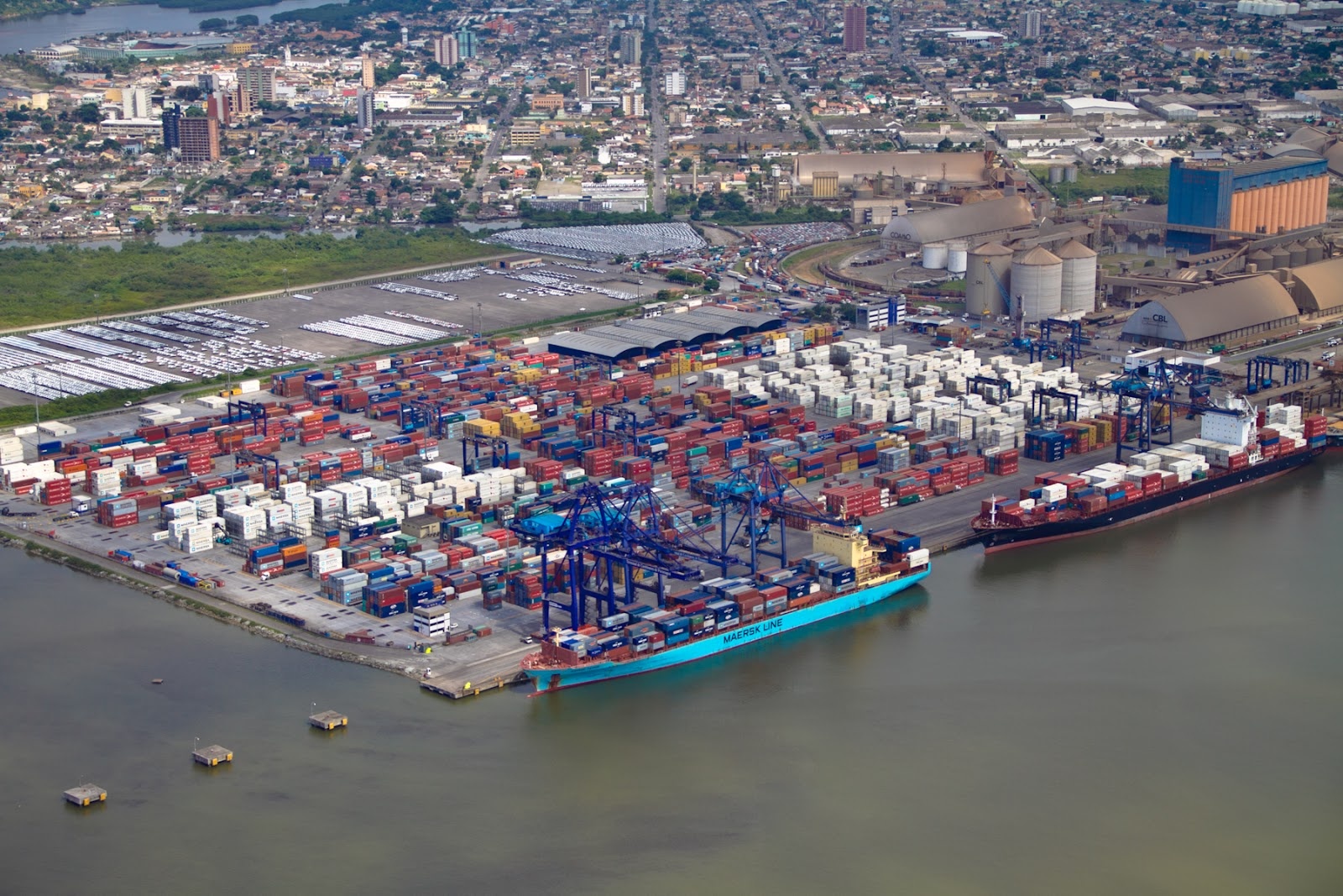 trung quoc mua lai cang bien nuoc ngoai anh 1