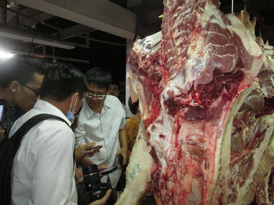 Siet thit heo sach: Thuong lai gay ap luc voi cho anh 1