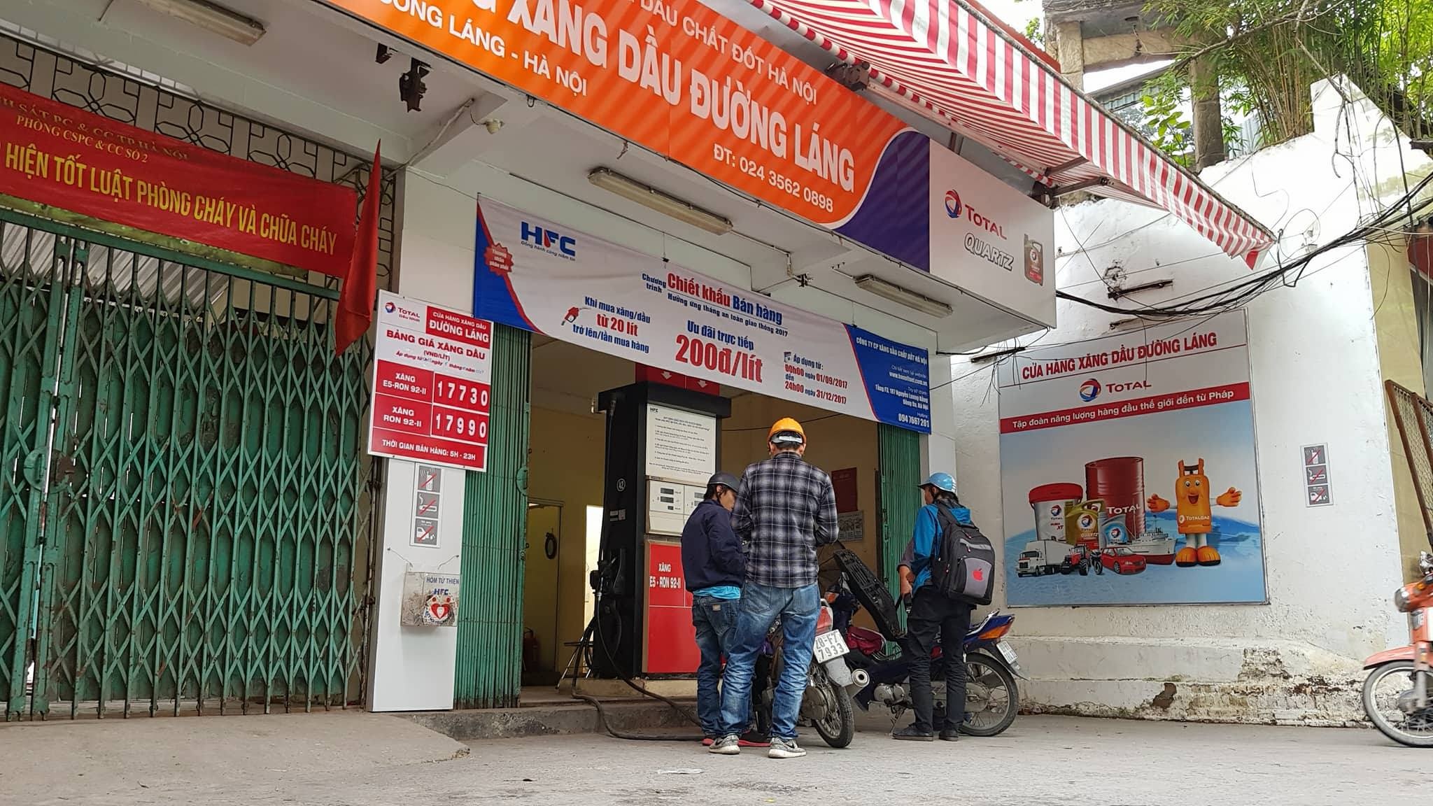 Mua 20 lit xang duoc giam gia 4.000 dong hinh anh