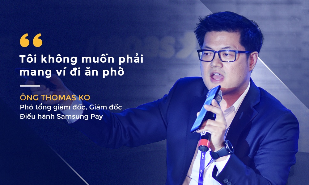 Pho tong giam doc Samsung khong muon mang vi khi di an pho hinh anh