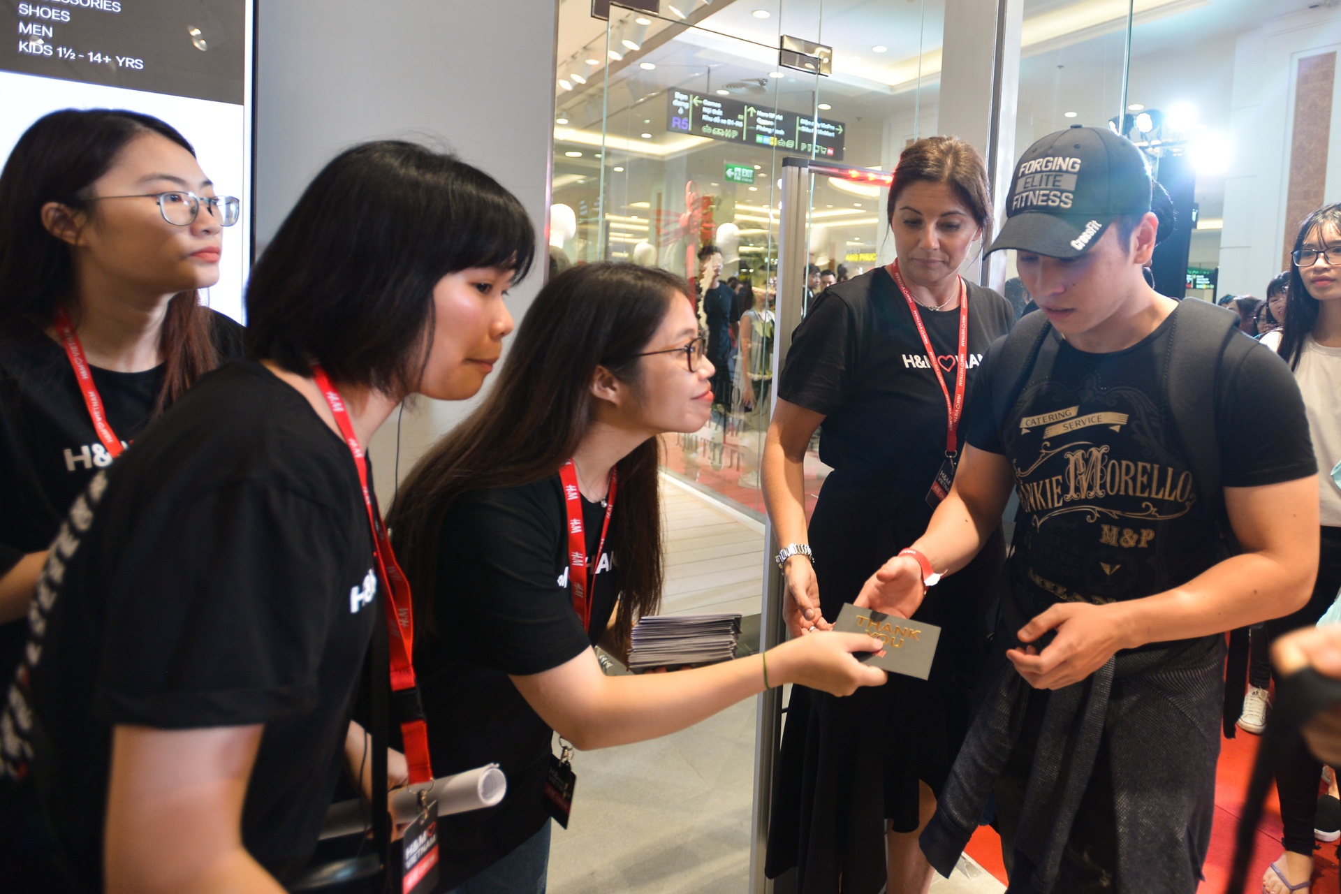 cua hang h&m tai ha noi anh 13