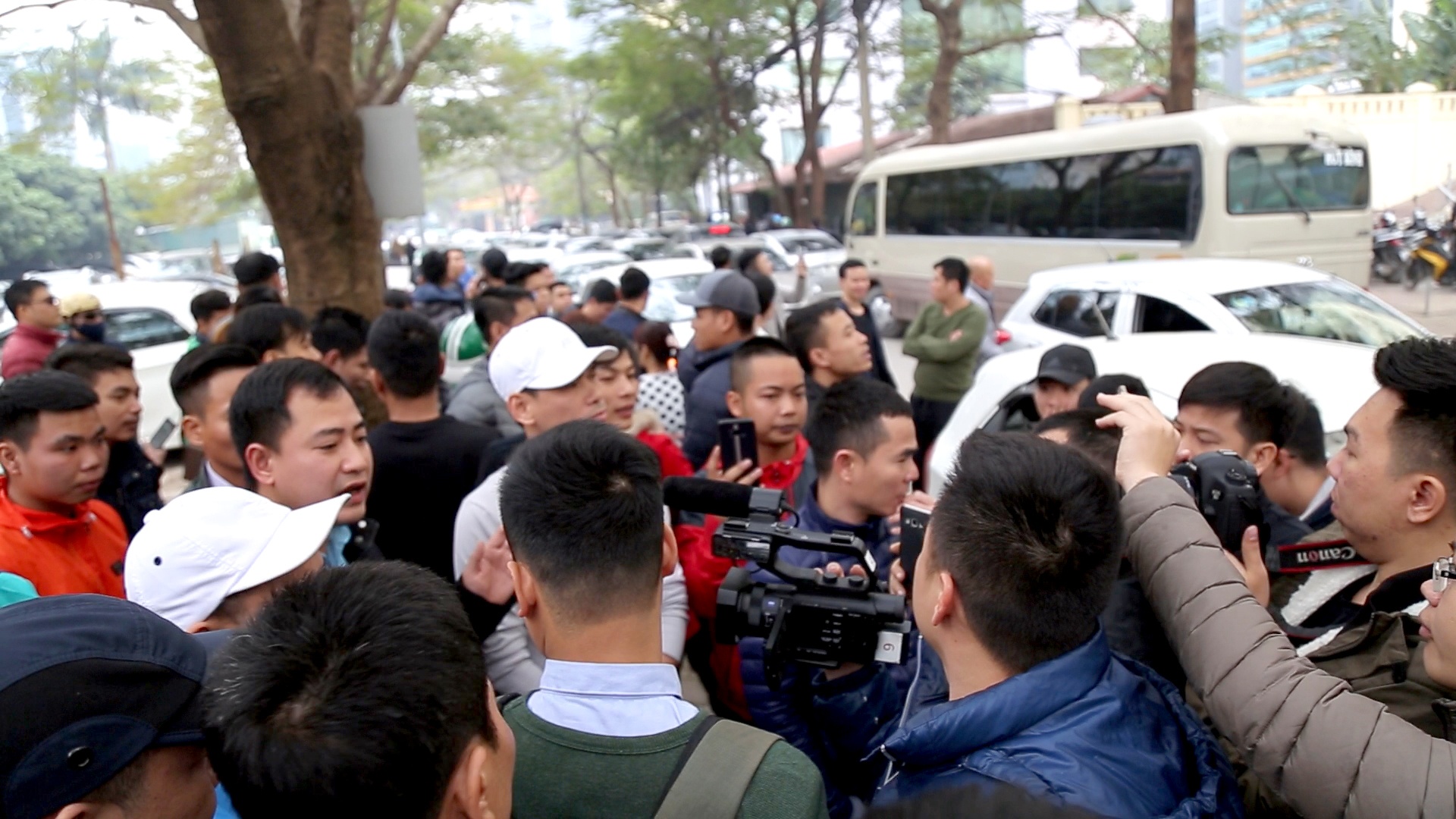 tài xế grabbike biểu tình tăng chiết khấu ảnh 2 tai xe grabbike bieu tinh tang chiet khau anh 2