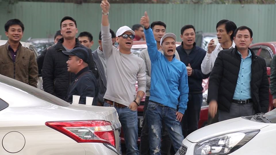 Uber Grab 'gop gao thoi com chung', nguoi Viet het mong di xe cuoc re? hinh anh