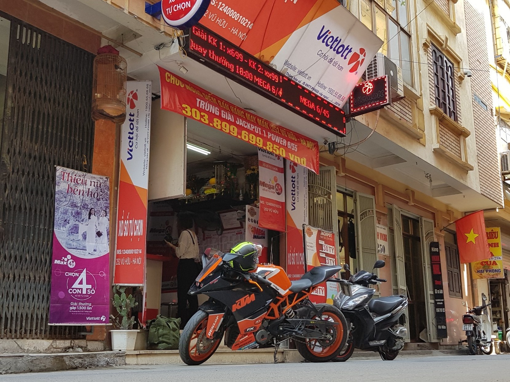 Chu diem ban ve so trung 304 ty noi nguoi mua ve trung giai la nam hinh anh