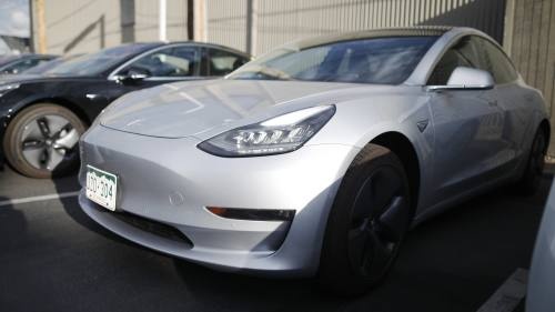 Tesla cao buoc cuu nhan vien tiet lo bi mat kinh doanh hinh anh