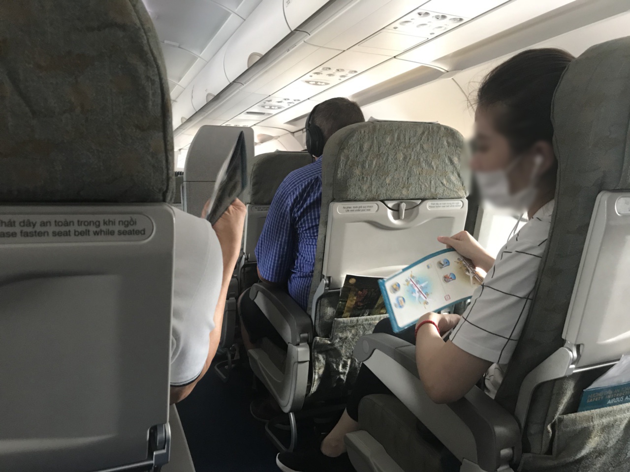 May bay Vietnam Airlines hong dieu hoa, khach phai chiu nong hon 1 gio hinh anh