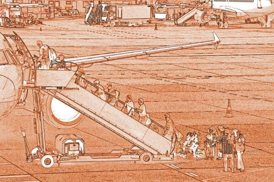 Dich vu toi, cac hang hang khong van lai lon, vi sao? hinh anh