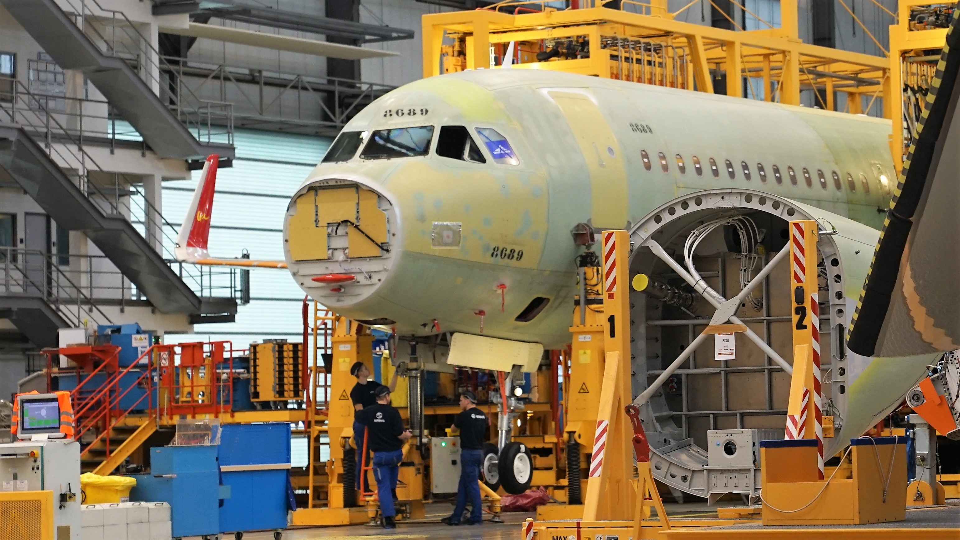 Co gi ben trong nha may lap may bay cua Airbus? hinh anh