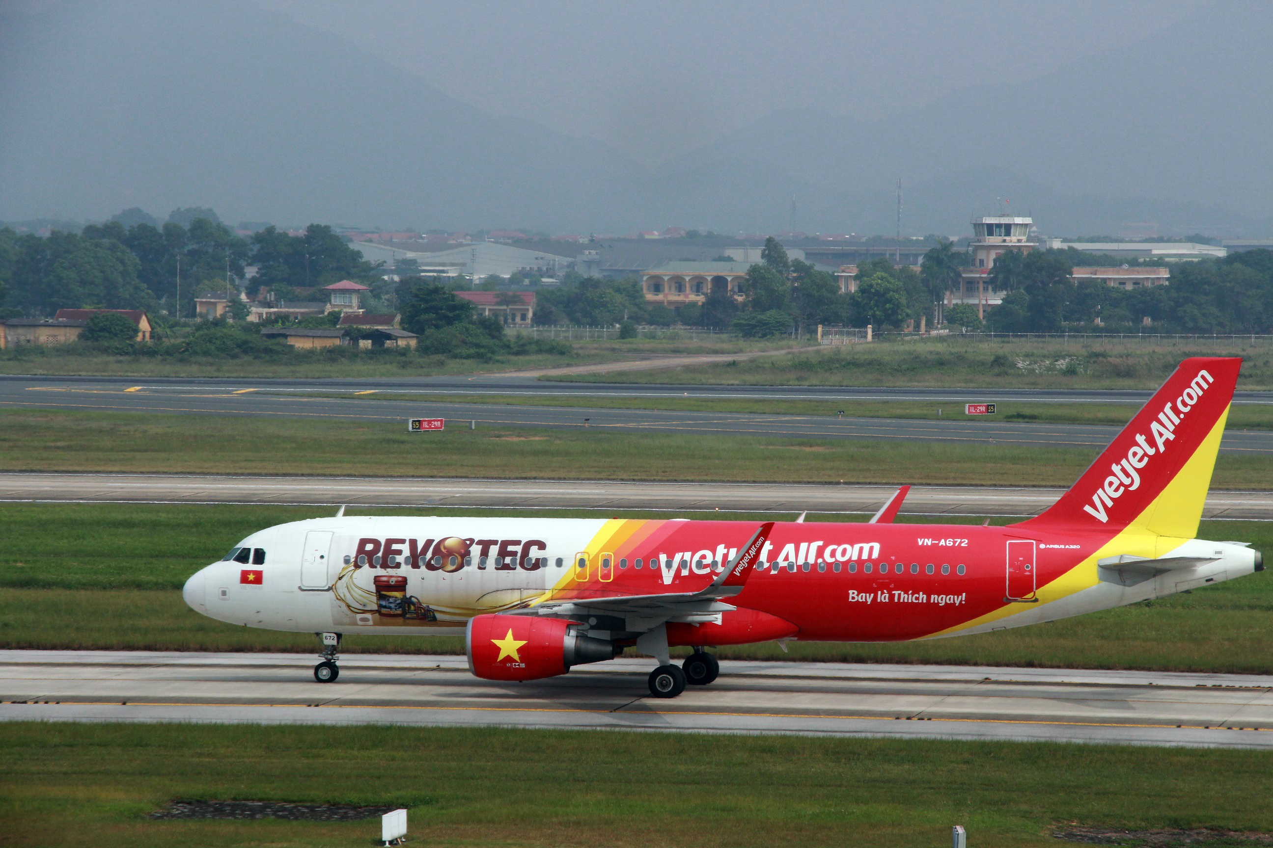 vietjet air ha canh khan cap anh 1