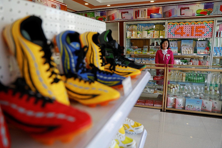 Bloomberg: Vi sao Kim Jong Un muon tim hieu mo hinh kinh te Viet Nam? hinh anh