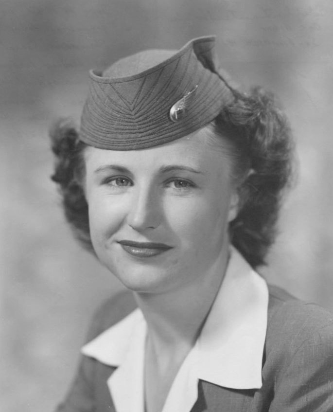 10 tiếp viên hàng không nổi tiếng ảnh 3 10 tiep vien hang khong noi tieng anh 3