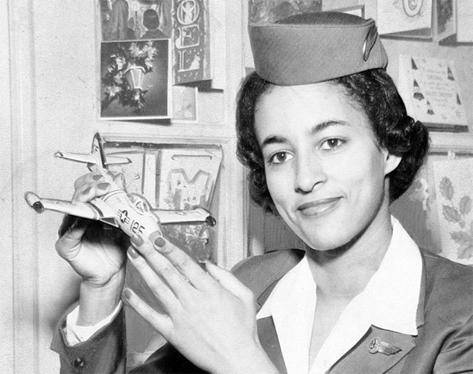 10 tiếp viên hàng không nổi tiếng ảnh 4 10 tiep vien hang khong noi tieng anh 4