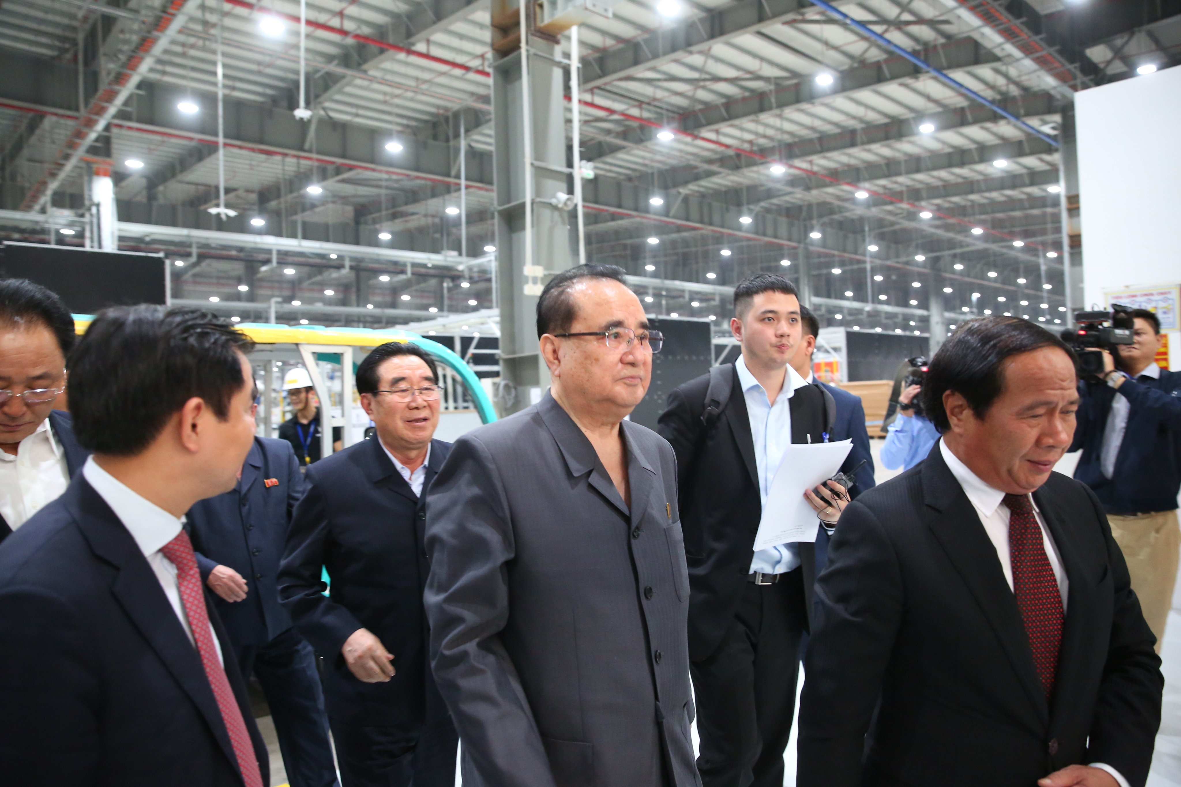 Doan trieu tien tham vinfast anh 1