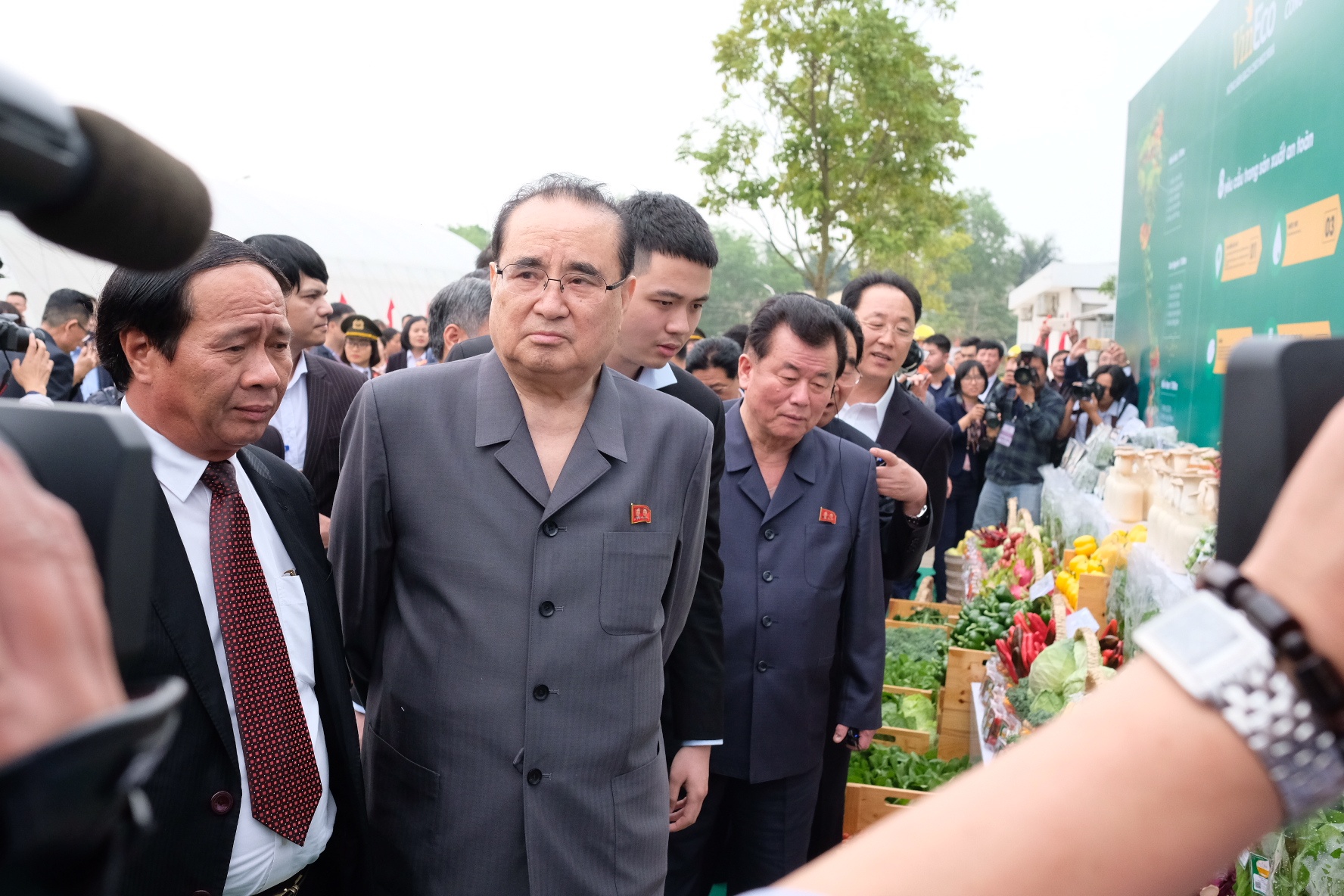 Doan trieu tien tham vinfast anh 7