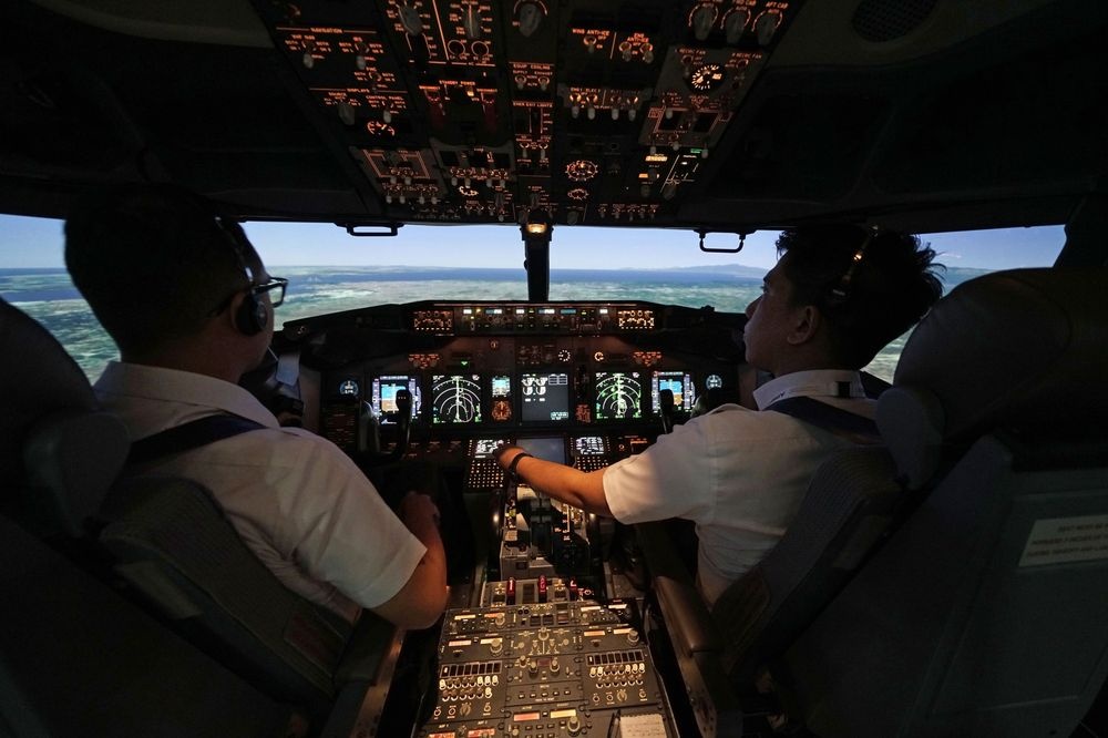 Chau A trong con khat phi cong, Vietjet nam top dau bi tac dong hinh anh